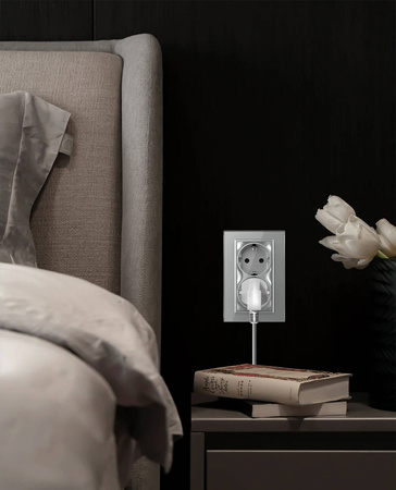 Podwójne gniazdko elektryczne do pojedynczej puszki (VL-71EU2-62) - Livolo